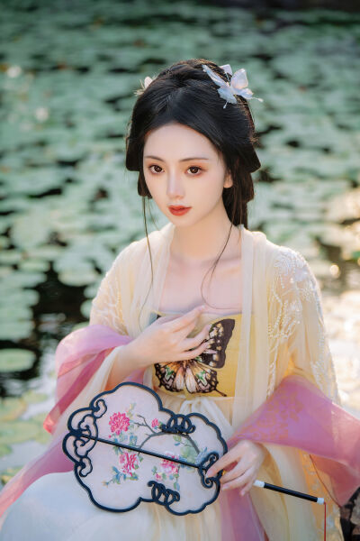 丰满的少妇一区二区三区免费观看
