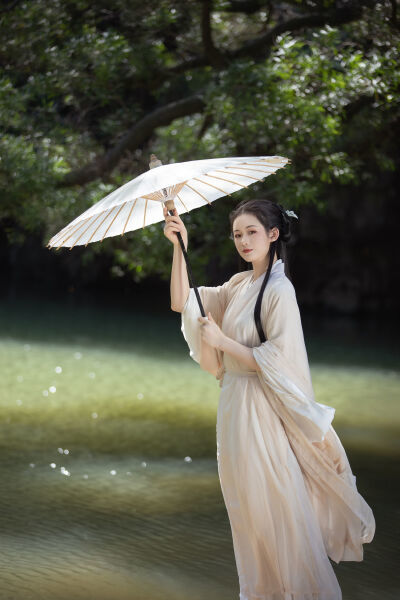 亚洲一区二区三区四区五区中文