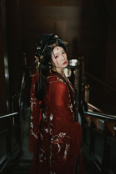 成人18岁毛片