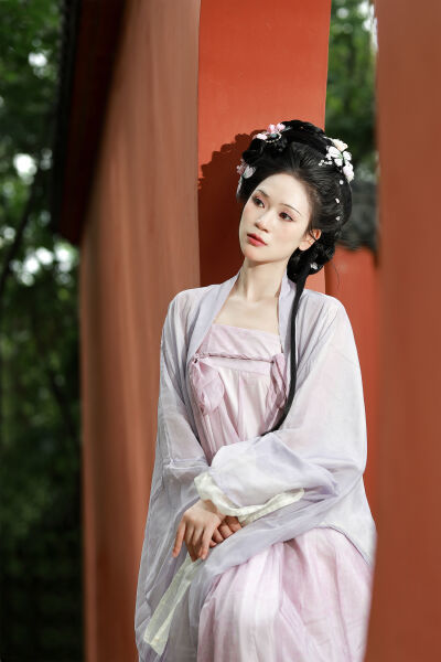 丰满的少妇一区二区三区免费观看