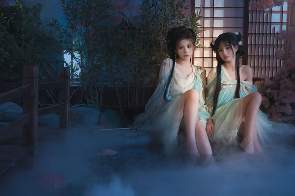 使劲揉着她的大胸视频