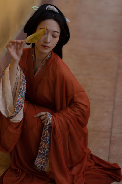 丰满的少妇一区二区三区免费观看