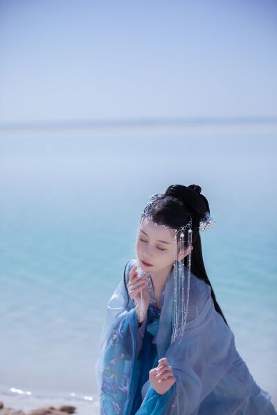 亚洲一卡二卡三