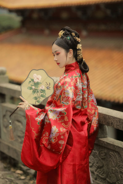 亚洲一区二区三区四区精品